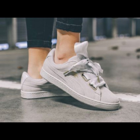 ribbon puma shoes